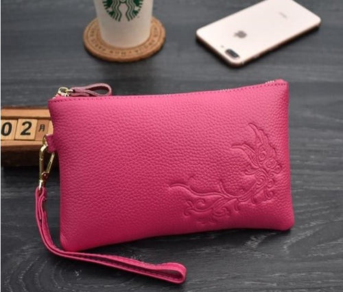 EMBOSSED DESIGN WRISTLET